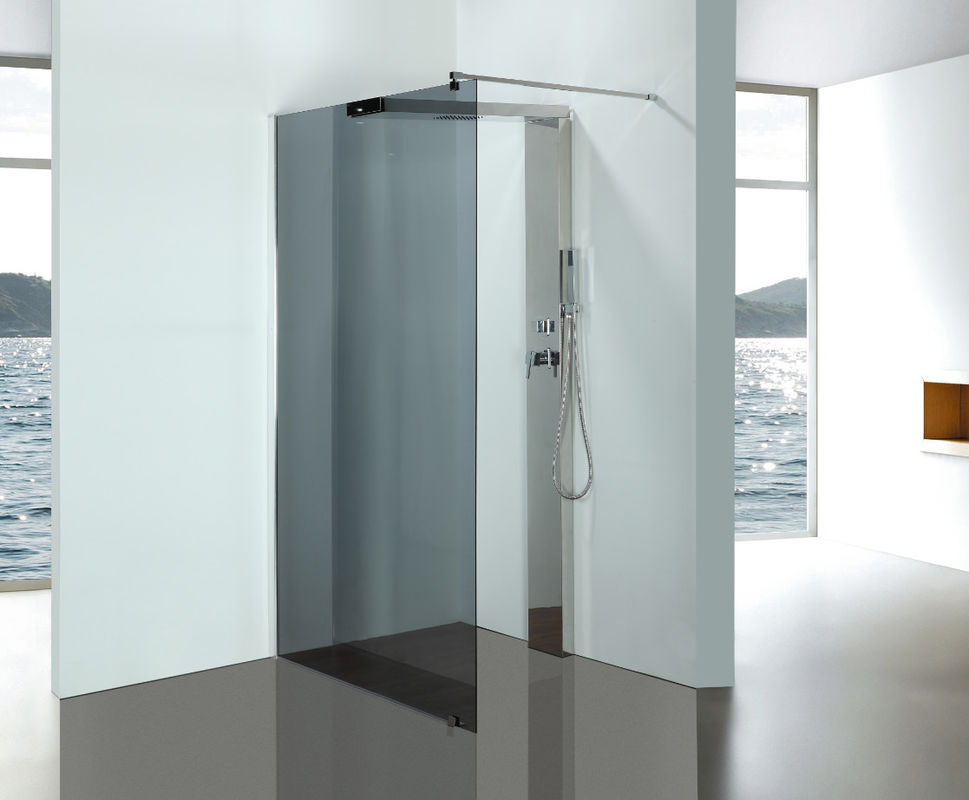 Recintos de cristal grises de la ducha del cuarto de baño con los paneles de la columna de la ducha del acero inoxidable